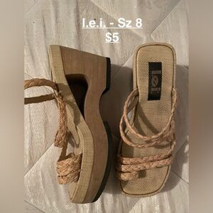 l.e.i. - Sz 8 (USA)
$5